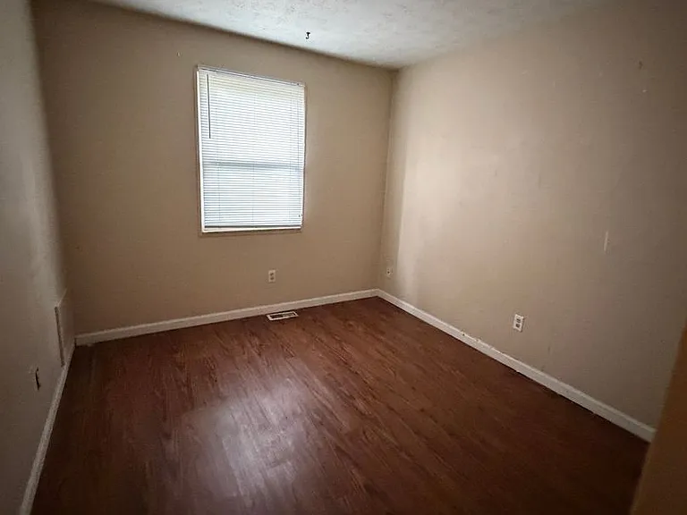 777 W Galbraith Rd — Photo 6