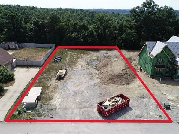 2096 Laurel Ridge Dr, Clairton, PA 15025