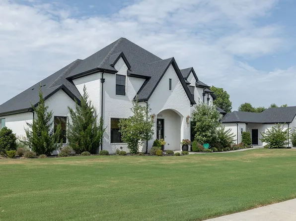 2572 Riverfront Ln, Fayetteville, AR 72703
