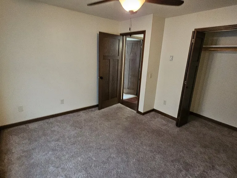 214 Bowman Ln — Photo 5