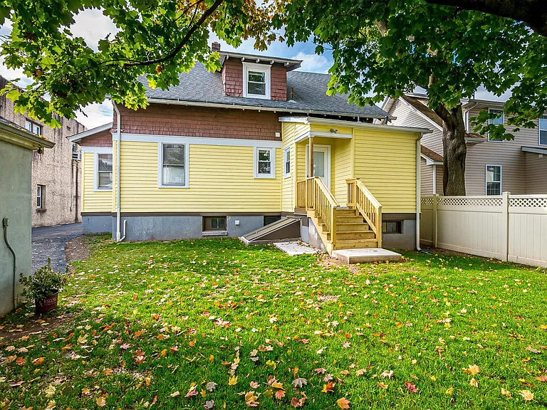 404 School St — Photo 19