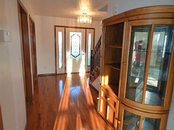 Spacious Foyer