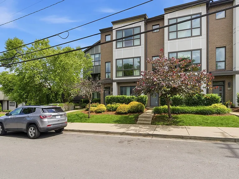 709 Bradford Ave — Photo 17