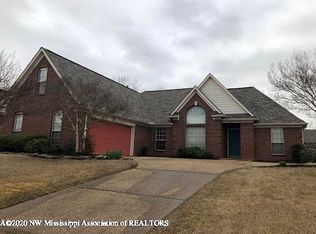 7668 Meadow Ridge Ln, Olive Branch, MS 38654