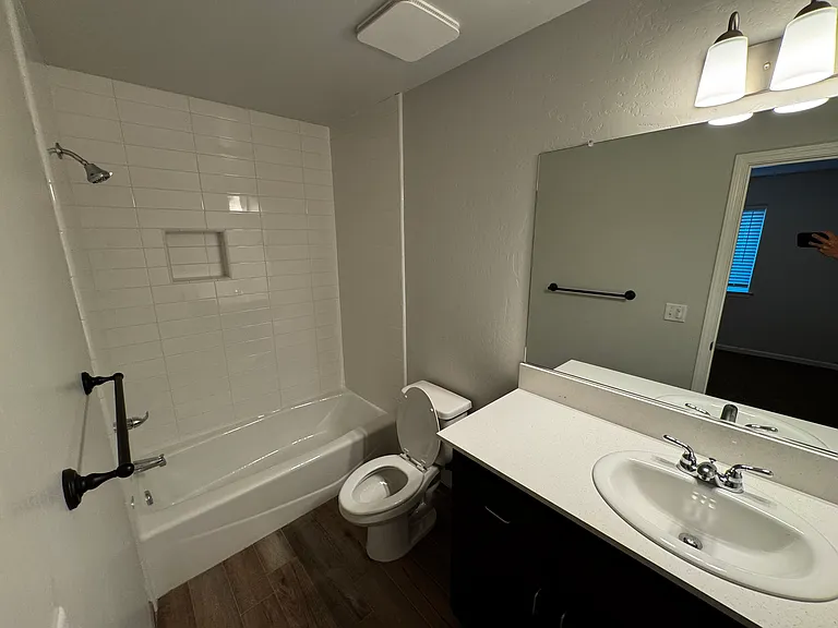 2472 Oakmont Cir #D — Photo 9
