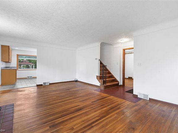 5th image of 23456 Hilliard Blvd