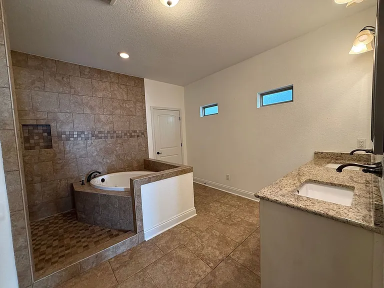 6148 E Bay Blvd — Photo 22