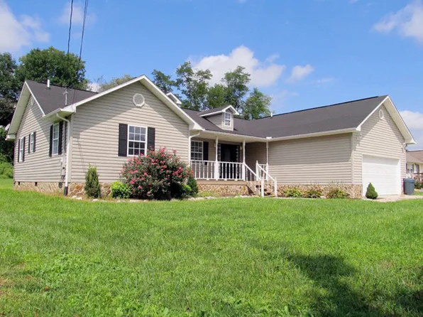193 E Memorial Ln, Jacksboro, TN 37757