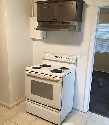 4th image of 24 Byron Ellinor Dr #A