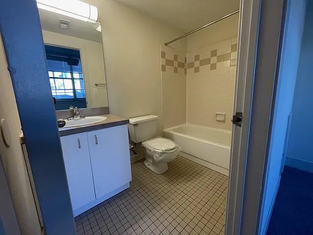 Canal House — Photo 22