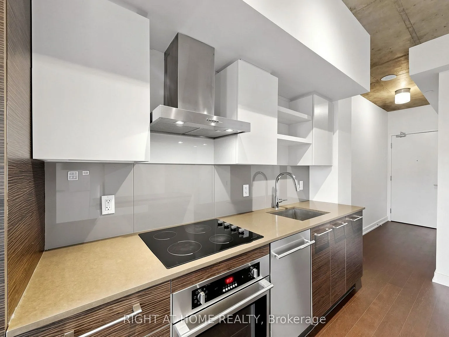 1 bed, $2,300 — Photo 4