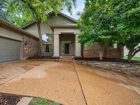 14360 Cedar Springs Dr, Chesterfield, MO 63017
