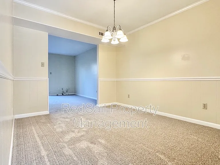 1067 Willow Green Dr — Photo 8