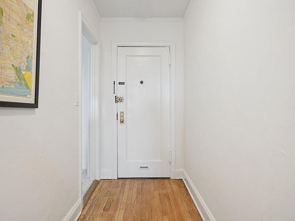 3rd image of 100 Parkway #5D