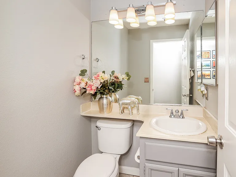 16-photo-Bathroom