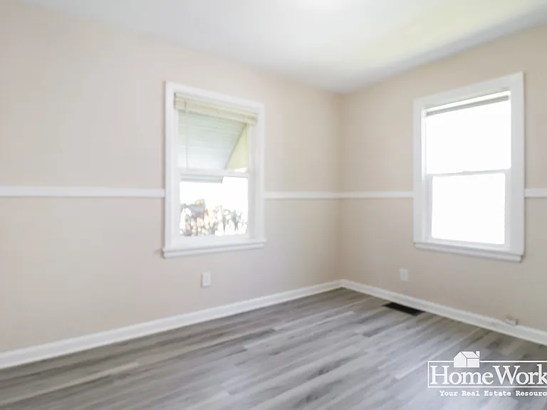 2823 Calhoun St — Photo 11