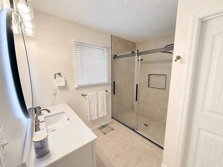 4694 Stonewall Cir — Photo 13