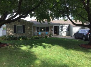 1127 N 4th St, Clinton, IA 52732