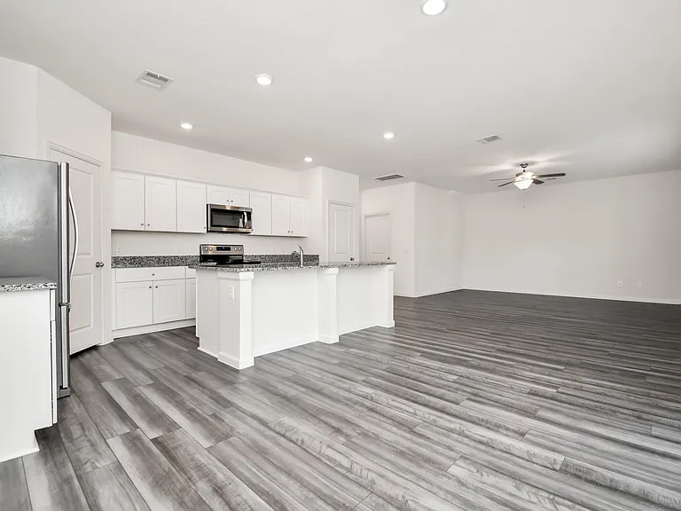 7802 Hightree Dr — Photo 5