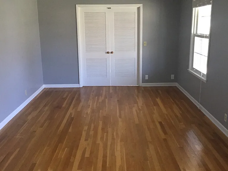 924 Neuhoff Ln — Photo 8
