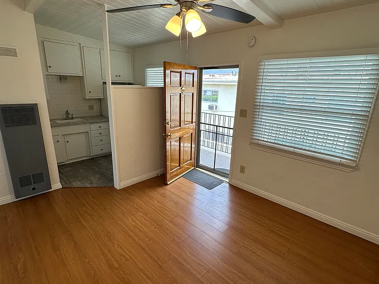 617 W California Ave #F — Photo 2