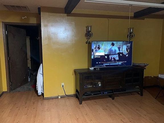 West wall Living room