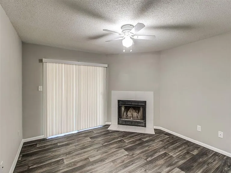 The Hub at 934 Apartments — Photo 25