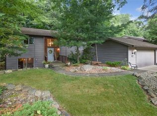 17634 Ridge Creek Rd, Strongsville, OH 44136