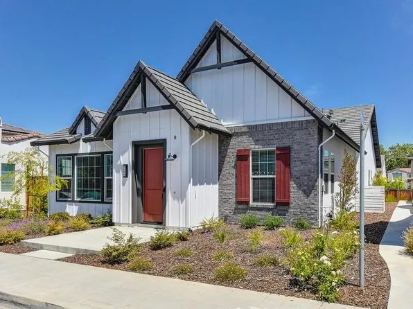 3209 Giovanni St, Sacramento, CA 95818