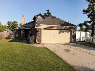 526 Clover Rd, Moore, OK 73160