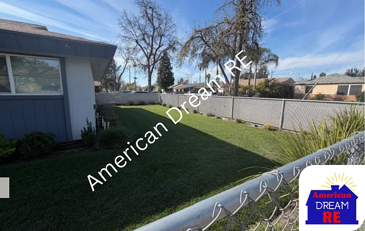 Building Photo - 2771 N Del Mar Ave