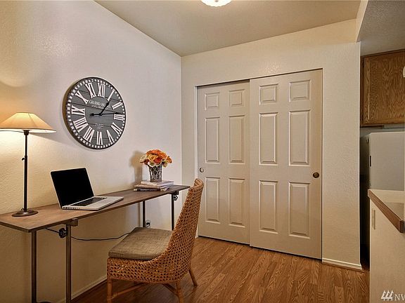 3rd image of 3935 226th Pl SE APT 106