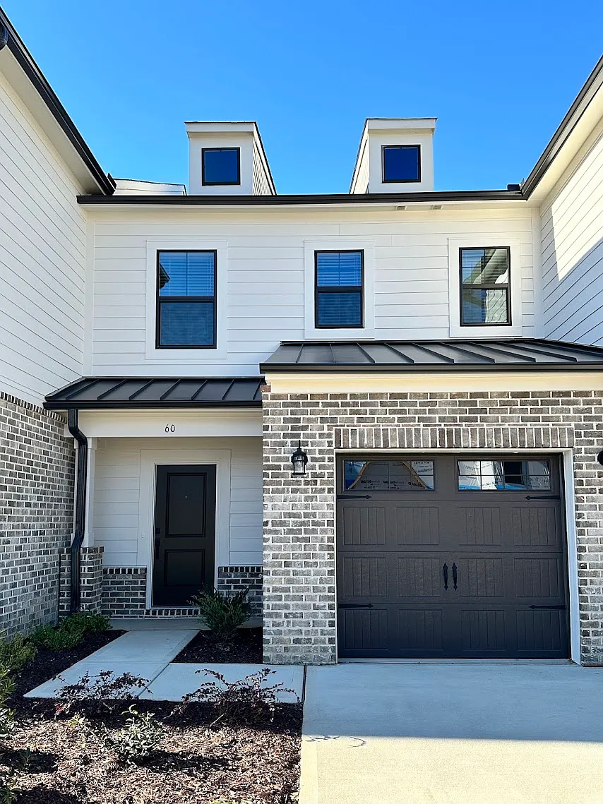 3 bed, 2.5 bath, 1762 sqft, $1,795 — Photo 1