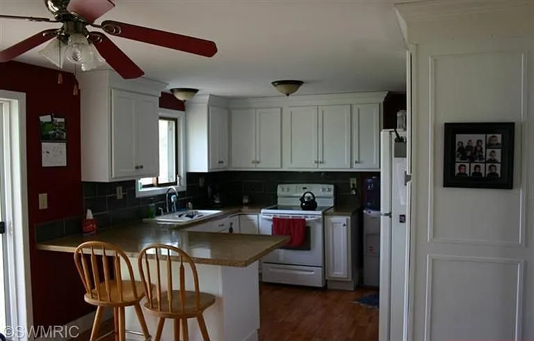 5828 Osceola Dr photo 1