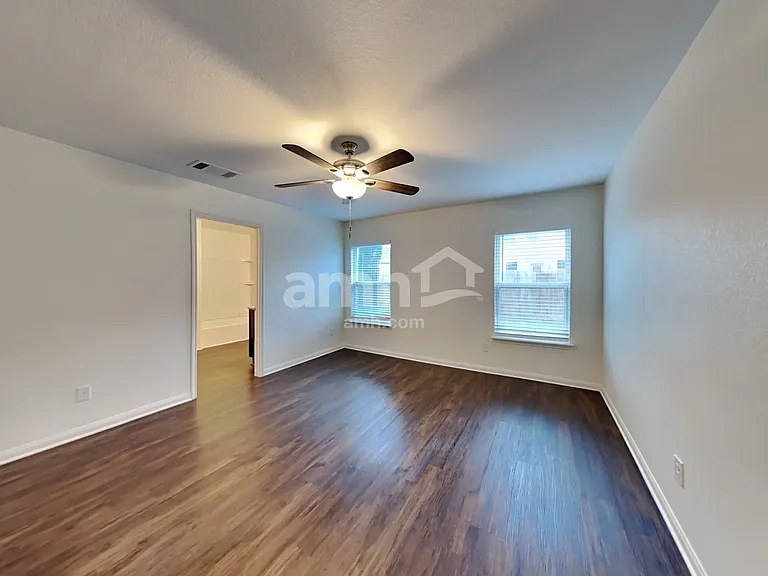 1564 Breanna Ln — Photo 8
