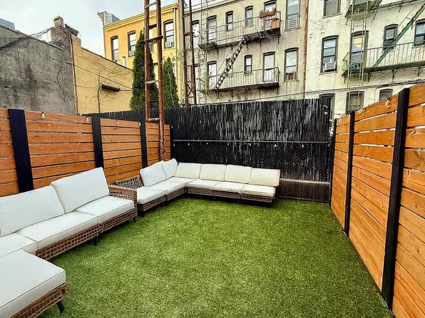 1853 Cornelia Street image 1 of 11