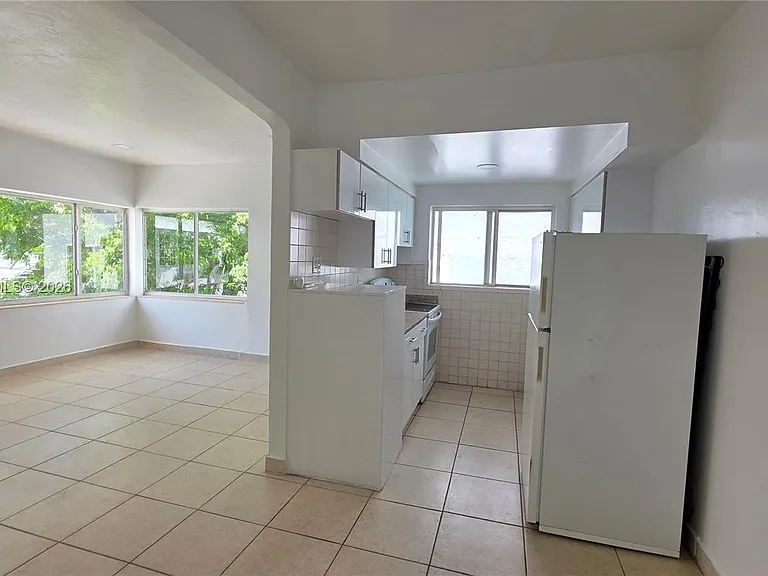 7629 Dickens Ave #4-8 — Photo 7