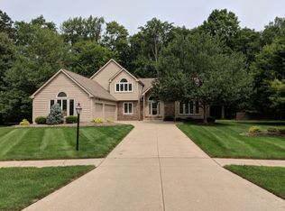 4574 Poplar Ln, North Royalton, OH 44133