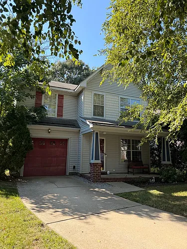325 Town Pointe Way Photo 1