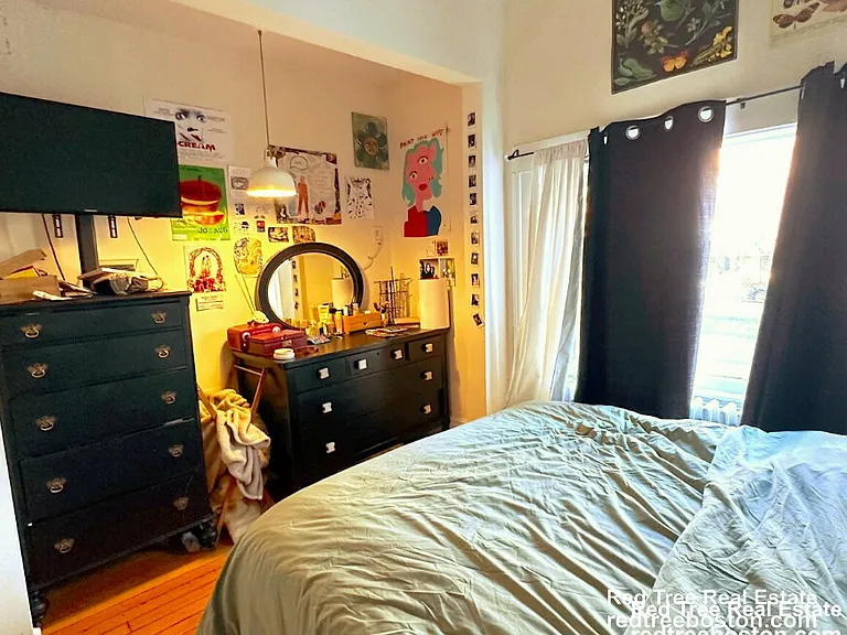 583 Beacon St #1 — Photo 9