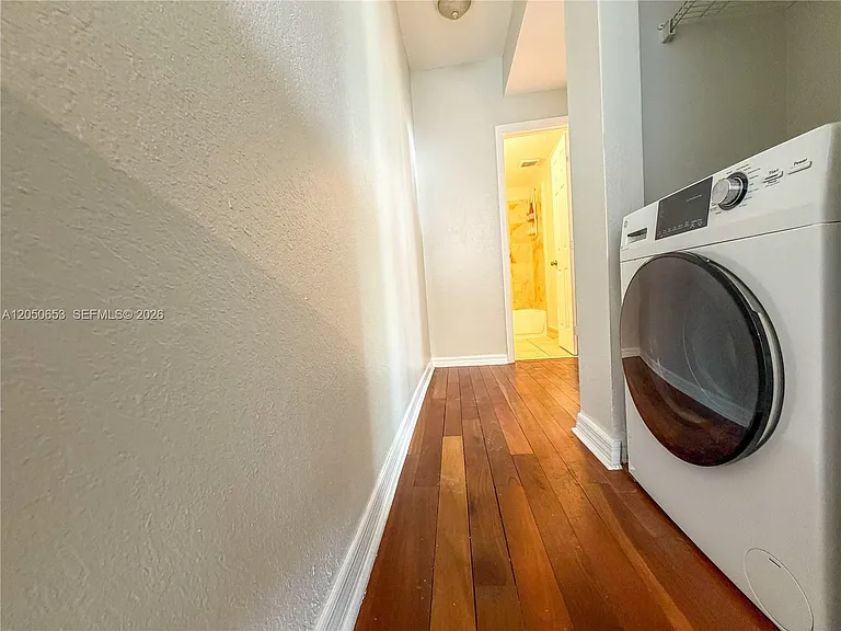 1027 Pennsylvania Ave #303 — Photo 15