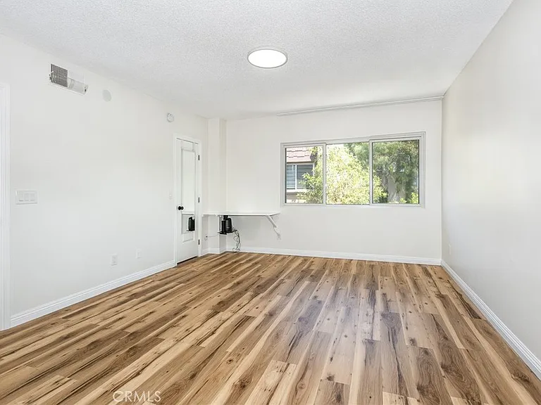 21901 Lassen St #113 — Photo 16