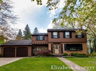 1717 Lotus Ave SE, Grand Rapids, MI