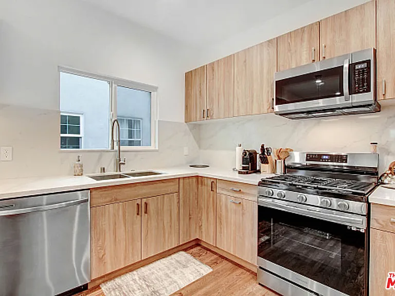 434 N Ogden Dr #436-1/2 — Photo 3