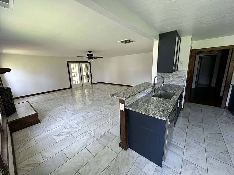 2112 Munden Point Rd — Photo 9