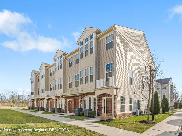 1 Kyle Dr, Tinton Falls, NJ 07712
