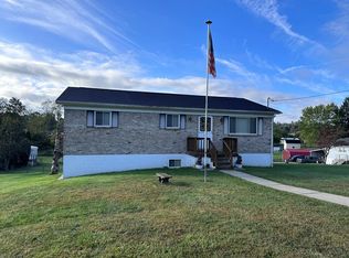 125 Broadway Ave, Midway, WV 25878