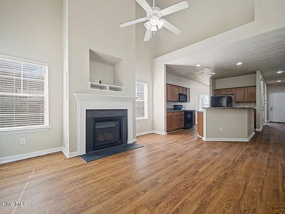2nd image of 115 Winborne Lane