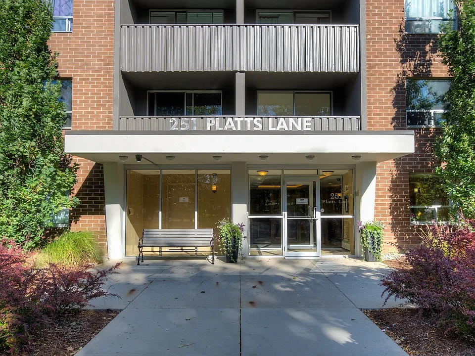 251 Platts Ln