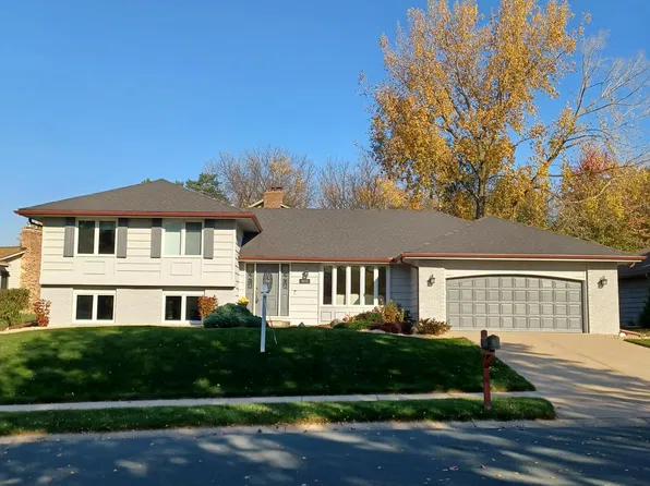 9235 Hyland Creek Rd, Bloomington, MN 55437